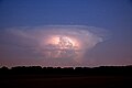 Wyładowanie atmosferyczne w chmurze Cumulonimbus capillatus incus