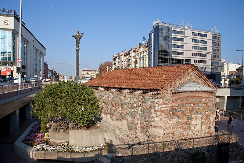 File:Sofia statue 04-10-2012 PD 10.jpg