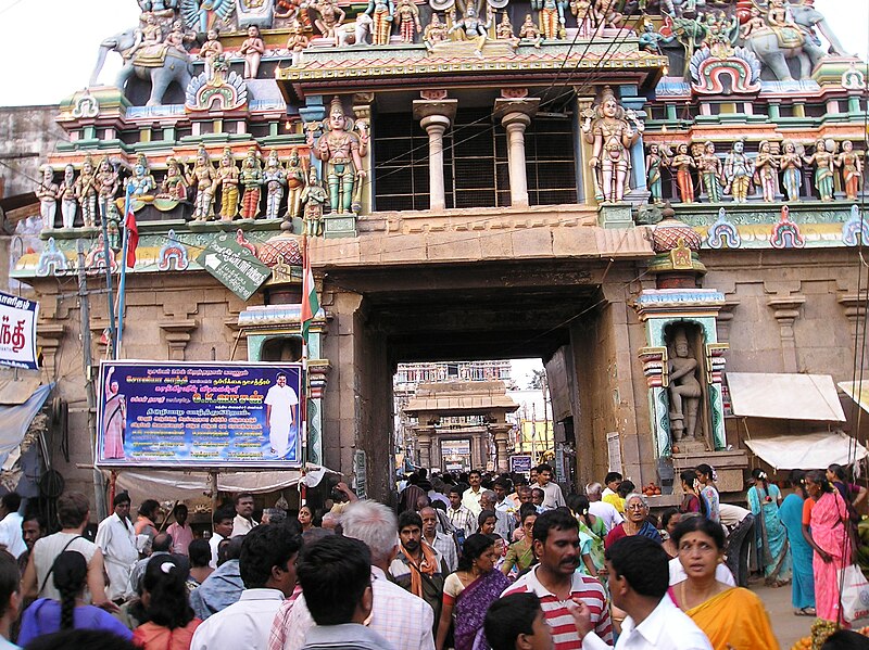 File:Srirangam temple vaikunta ekadesi2.JPG