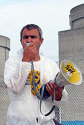 Stephane Lhomme in front of Blayais' nuclear power station StephaneLhommeGrosPlan.jpg