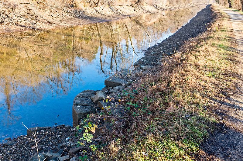 File:Stop Gate at 2.18 miles remains looking downstream from towpath on C and O Canal.jpg