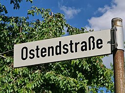 Straßennamensschild Ostendstraße 20230625 155537