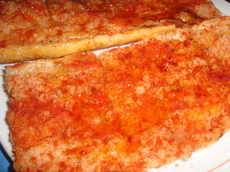 File:Típico pan con tomate (La Barona, Castellón).jpg