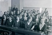 Ученицы Таллинской немецкой женской гимназии в классе, 1920–1940 годы