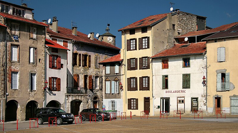 File:Tarascon-sur-Ariège - panoramio (2).jpg