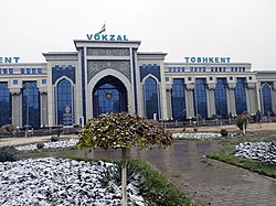 Tashkent railway station in the snow.JPG