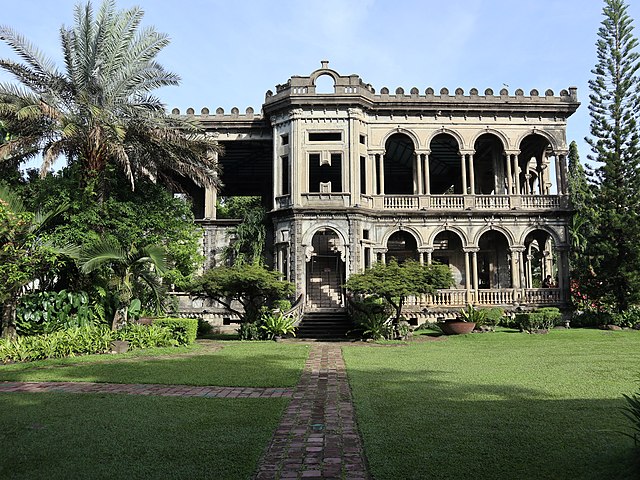 Image: The Ruins mansion west facade (Talisay, Negros Occidental; 10 27 2022)