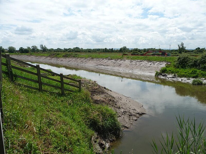 File:The dredged River Parrett - geograph.org.uk - 4072580.jpg