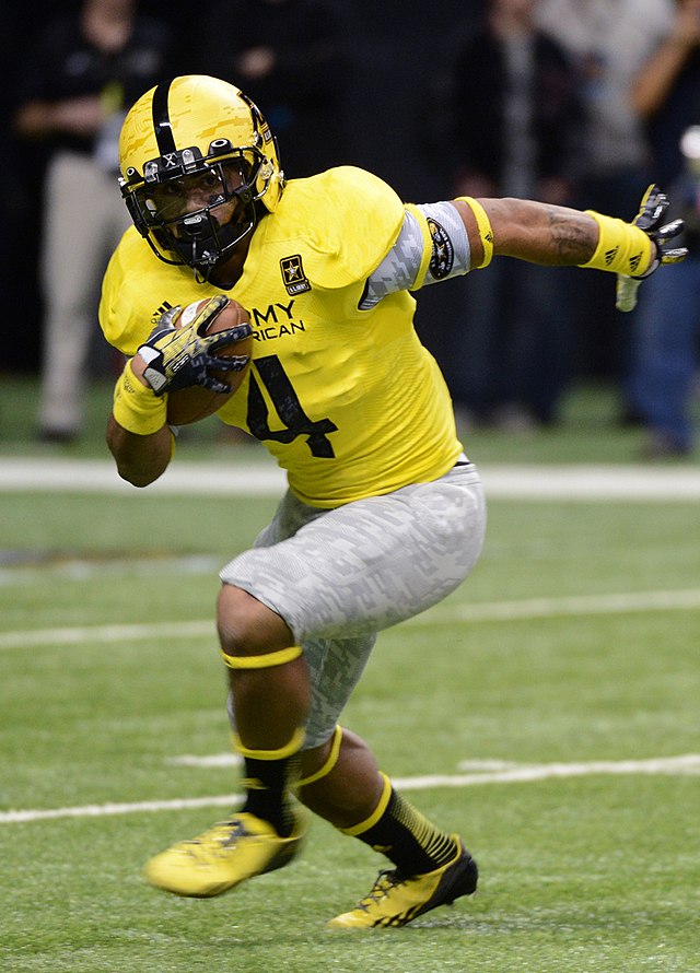 Oregon's Thomas admits to hurting ankle