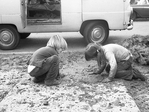 Tiny playground (rather playboard), Berkeley, Jan 1970