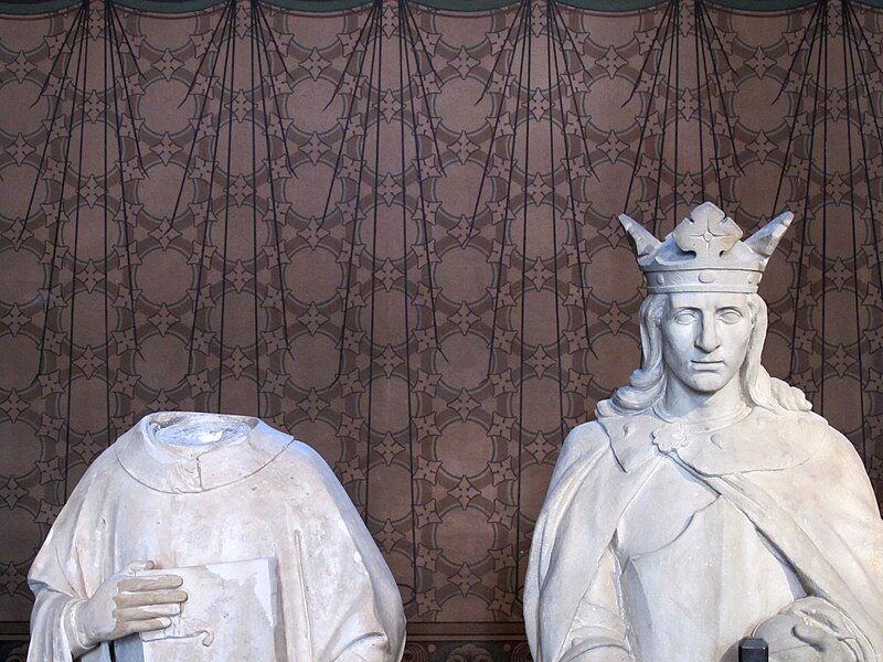File:Two-statues-Uppsala-Cathedral.jpg