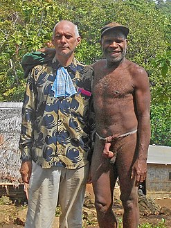 "Friends": Pinchuk and a Bunlap, Vanuatu resident.