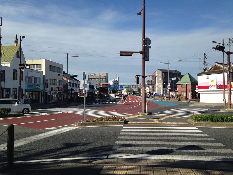 File:View of Wakamatsu Station Crossroads.jpg