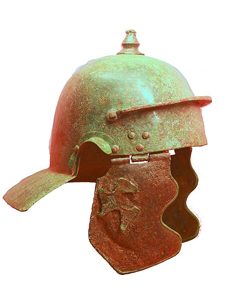 File:Weisenau type helmets, Carnuntum.jpg