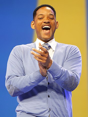 English: Actor Will Smith lights up the stage ...