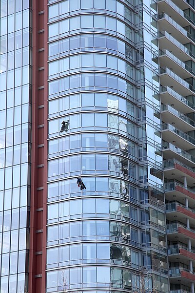 File:Window cleaner on building in Vancouver Coal Harbour district.jpg