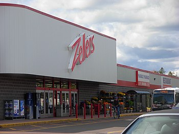 English: A Zellers store in Moncton, New Bruns...