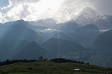 Mount Inskoy is the tallest mountain in Nurek and Viatchia