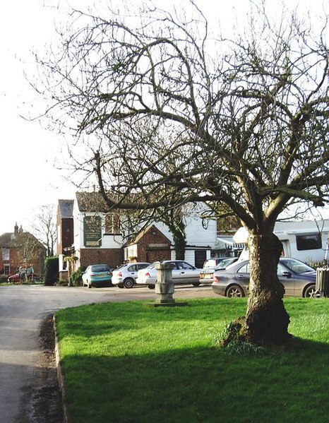 File:'The Red Lion', Stodmarsh - geograph.org.uk - 311714.jpg