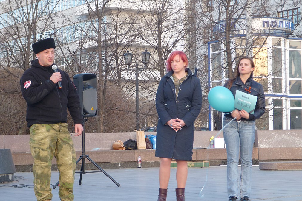 Выступает доброволец, воевавший на Донбассе