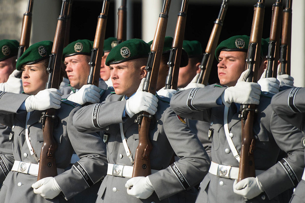 modern german military dress uniforms