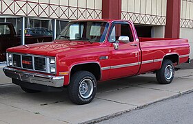 1985 GMC K-1500 Sierra Classic Wideside, front left, 09-30-2023.jpg