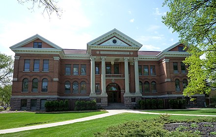 Old Main on the campus of Concordia College