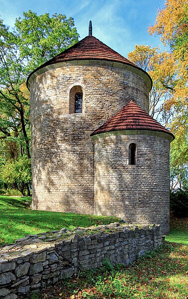 File:2012 Powiat cieszyński, Cieszyn, Góra Zamkowa, Rotunda św. Mikołaja 02.jpg