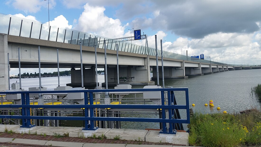 Zeeburgerbrug