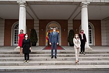 Prime Minister of Spain and the four deputy prime ministers, March 2021. 2021-03-30 Pedro Sanchez anuncia la nueva composicion del Ejecutivo.jpg