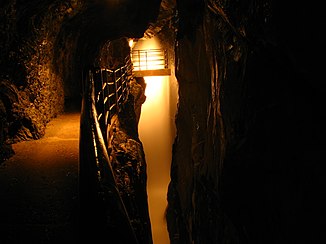 Unterirdischer Wasserfall