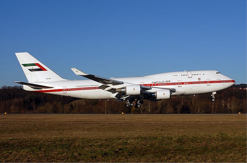 File:Abu Dhabi Amiri Flight Boeing 747-400 Wallner.jpg