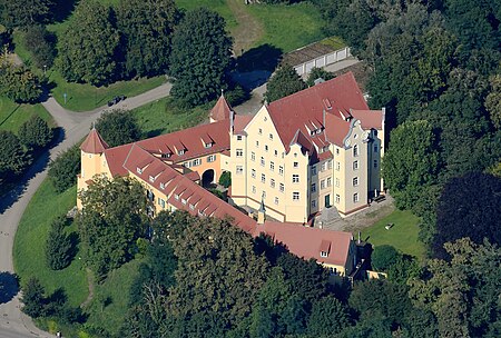Aerial image of the Schloss Erolzheim (view from the southwest)