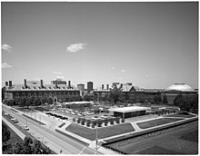 Main Library and Undergraduate Library, 1980 Aerial view2 1980 (8186610342).jpg