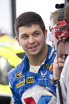 Shiplett in 2009 talking to Reed Sorenson, who he crew chiefed that year Air Force teams with NASCAR to aid recruiting 090228-F-1851B-008.jpg