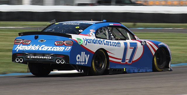 Alex Bowman in the No. 17 at Indianapolis Motor Speedway in 2022