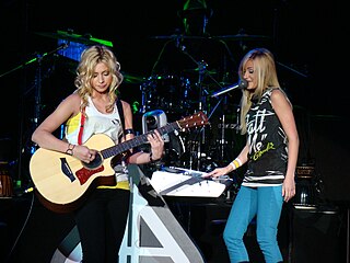 Fortune Salaire Mensuel de Aly And Aj Combien gagne t il d argent ? 1 000,00 euros mensuels