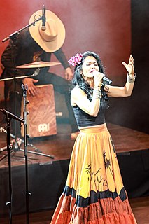 Ana Veydó Musical artist