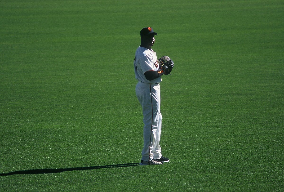 File:Barry Bonds in left-4 (36913516344).jpg - Wikimedia Commons