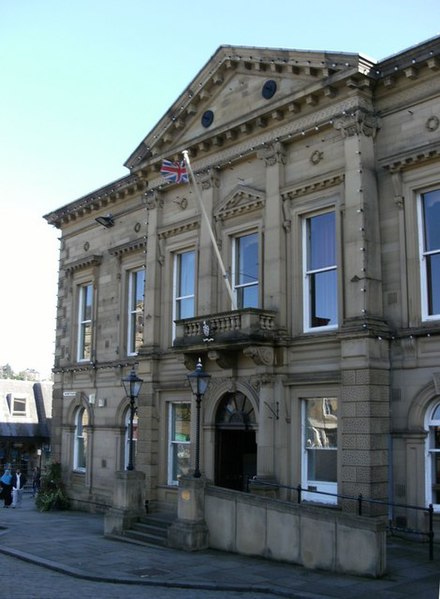 File:Batley Town Hall - geograph.org.uk - 1015002.jpg