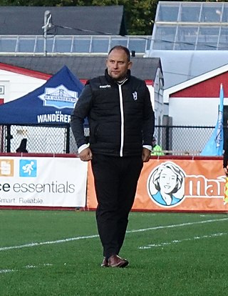 <span class="mw-page-title-main">Bobby Smyrniotis</span> Canadian soccer coach (born 1979)