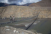 Le pont suspendu au-dessus de la Kali Gandaki.