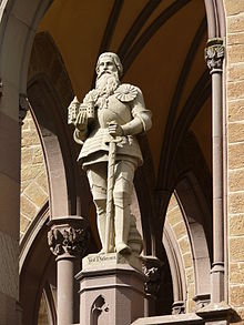 Burg Hohenzollern Statue Jobst Nikolaus I.JPG