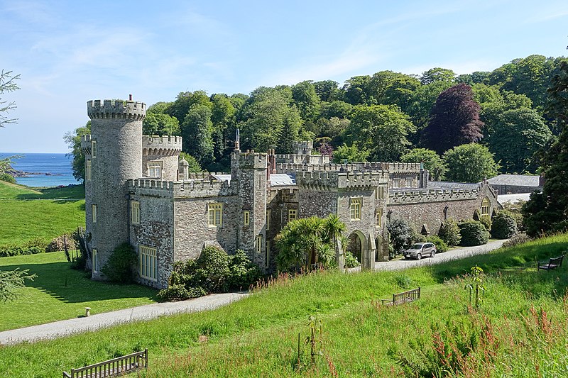 File:Caerhayes Castle - Cornwall, England - DSC03292.jpg