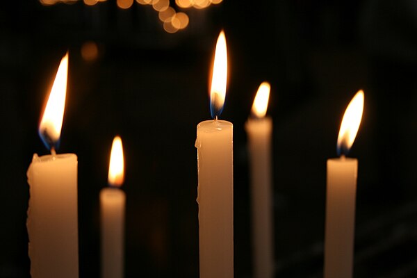 Candle lights (565924507).jpg