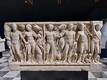 Sarcophage romain de Phèdre et Hippolyte dans la cathédrale d'Agrigente : l'annonce de l'amour de Phèdre à Hippolyte par la nourrice de celle-ci.