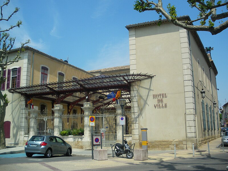 File:Cavaillon - Mairie.JPG