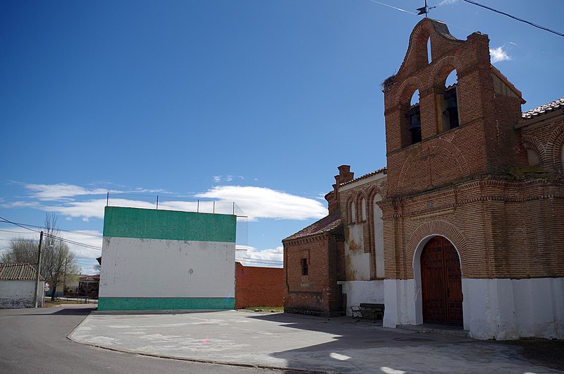 File:Cervillego de la Cruz 04 fronton by-dpc.jpg