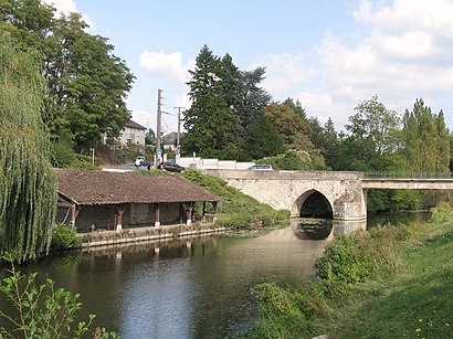 How to get to Chécy with public transit - About the place