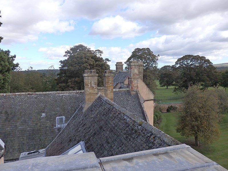 File:Chimneys at Keith Marischal House.jpg